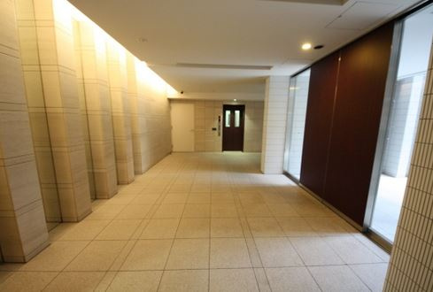 エスティメゾン四谷坂町のロビー|エスティメゾン四谷坂町