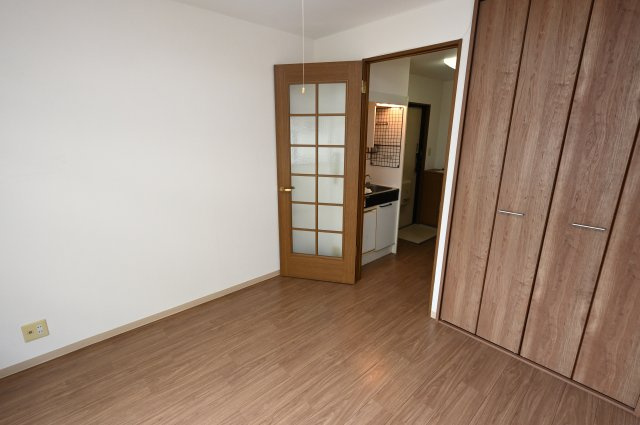 【洋室】 | ラックハウス | ※同物件別部屋写真