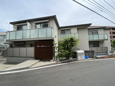 【外観】 | Libra･Minowa/リブラ・ミノワ | 小田急線「読売ランド前」駅まで徒歩7分！通勤通学はもちろん、お買い物やお出かけにもGood☆コンビニが近くて急なお買物にも便利な住環境です☆