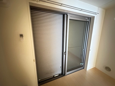 【セキュリティ】 | Libra･Minowa/リブラ・ミノワ | 防犯シャッター雨戸付きなので夜やお出かけ時も安心です！雨戸は冬場の寒さ対策にもなります◎