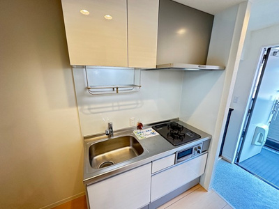 【キッチン】 | Libra･Minowa/リブラ・ミノワ | 白を基調としたシステムキッチンです！場所を取るお鍋やお皿もたっぷり収納できてお料理がはかどります！