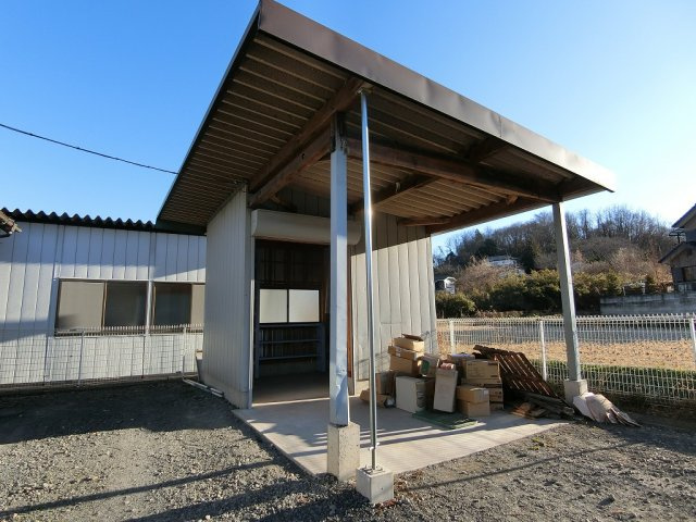 富岡市下黒岩貸事務所の外観