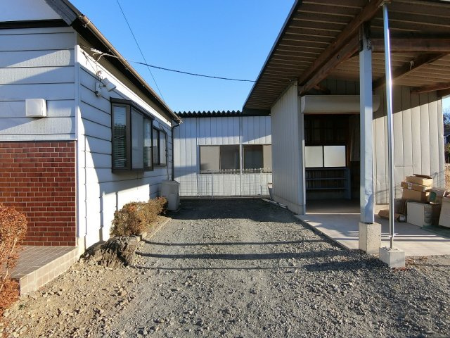 富岡市下黒岩貸事務所の外観