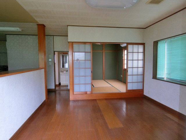 富岡市下黒岩貸事務所の内装