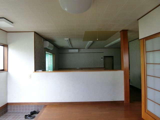 富岡市下黒岩貸事務所の内装