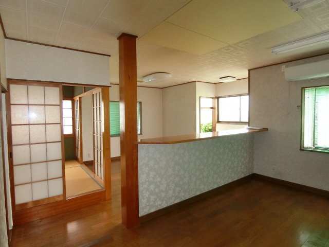 富岡市下黒岩貸事務所の内装