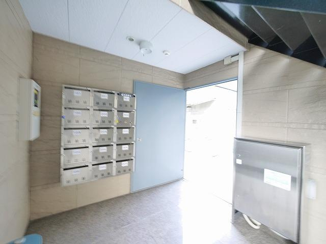 シャルマン南紀寺のエントランス|綺麗な共有スペース。