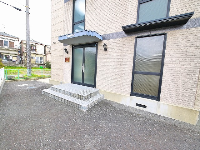 シャルマン南紀寺のエントランス|綺麗な共有スペース。