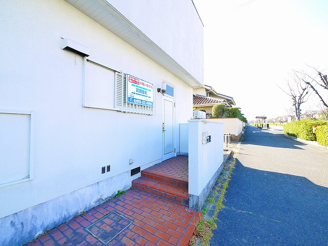 東登美ヶ丘4丁目店舗の周辺
