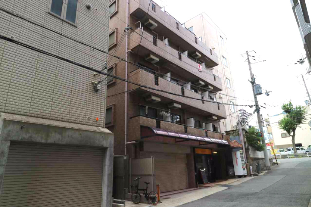 ロイヤル灘の外観