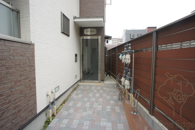 グラン本庄東のエントランス