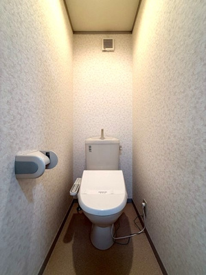 【トイレ】 | マローネ | トイレは温水洗浄便座付き♪人気のバストイレ別です♪トイレが独立していると使いやすいですよね☆