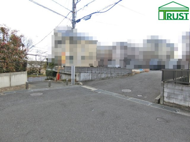 西区天が岡　売土地の前面道路含む現地写真