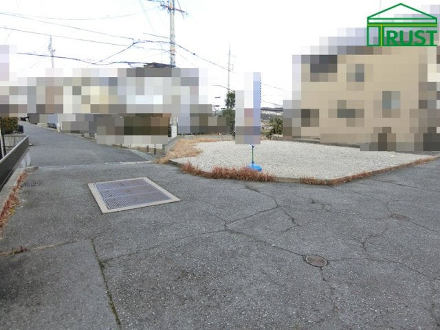 西区天が岡　売土地の前面道路含む現地写真