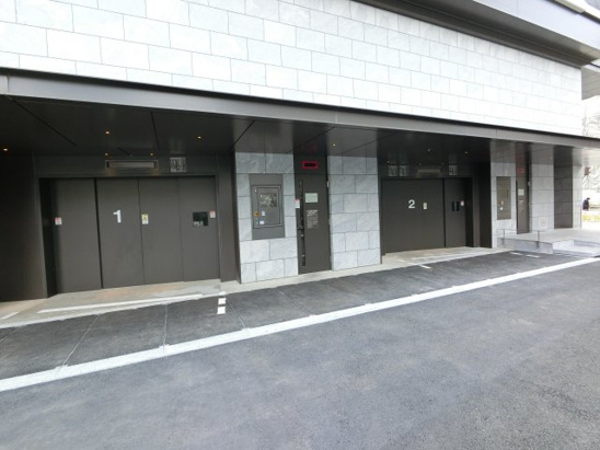 【エントランス】