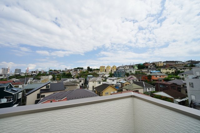 保土ヶ谷区鎌谷町 全２棟新築戸建て【成約】の展望|住環境に配慮された第一種低層住居専用地域の閑静な住宅街です。