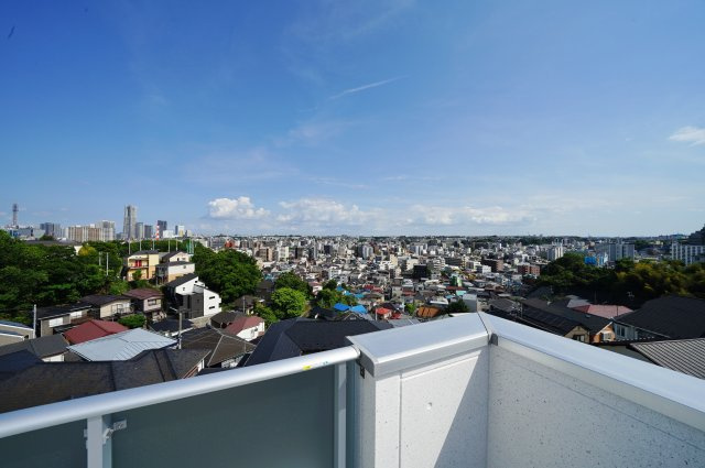 保土ヶ谷区宮田町２丁目　全３棟新築戸建て【成約】の展望|横浜の夜景を一望できます。開放感いっぱいの眺望が魅力です。