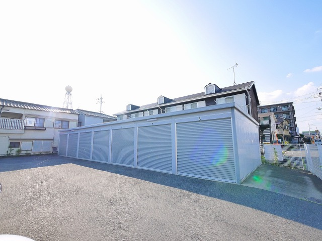 S・Kモータープールの外観