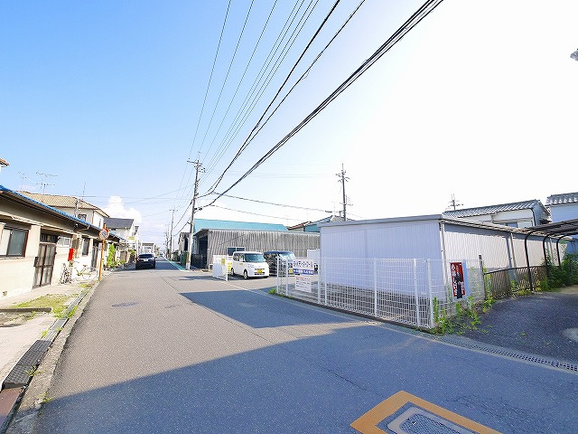 S・Kモータープールの外観