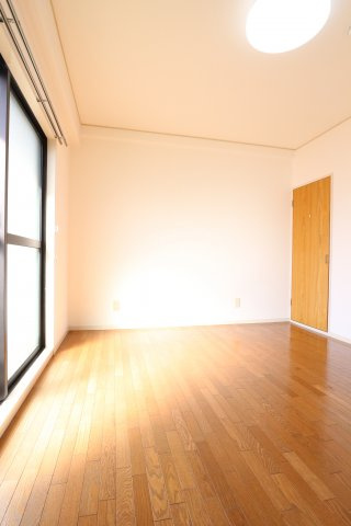 立花マンションの寝室