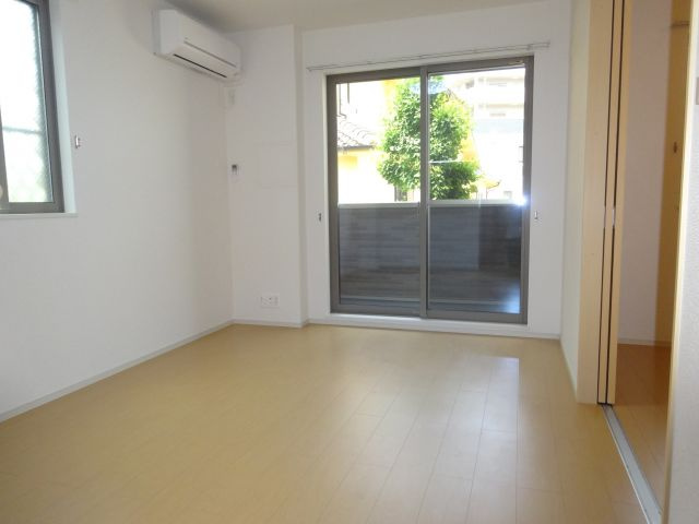 クレール宝塚（山本丸橋）の居間・リビング