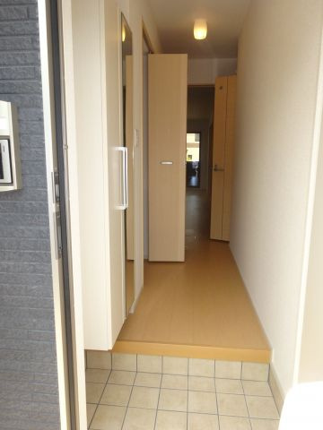 クレール宝塚（山本丸橋）の玄関