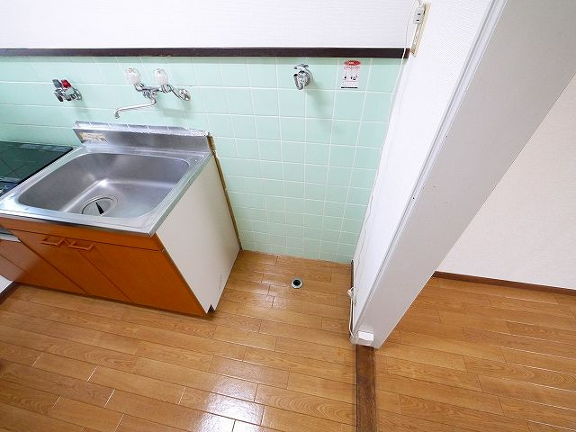 コーポ華（肘塚町）の設備|嬉しい室内洗濯機置き場がございます。