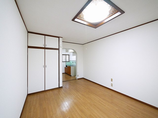 コーポ華（肘塚町）の洋室|使い勝手のいい洋室です