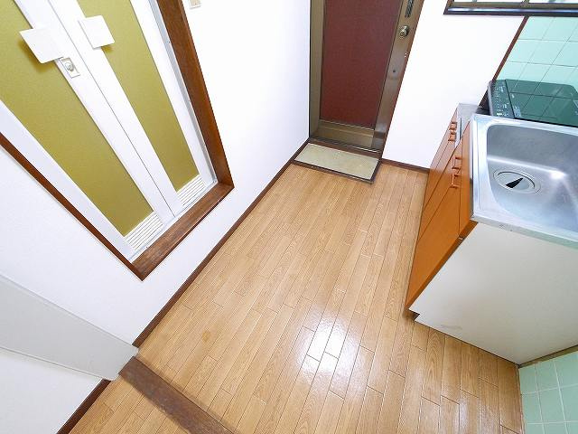 コーポ華（肘塚町）のキッチン|お料理しやすいキッチンです