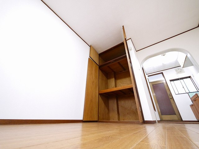 コーポ華（肘塚町）の収納|十分な収納スペースがあります