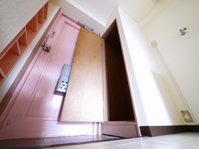 プチハイツ奈良の収納|こまごまとしたものを収納できそうですね