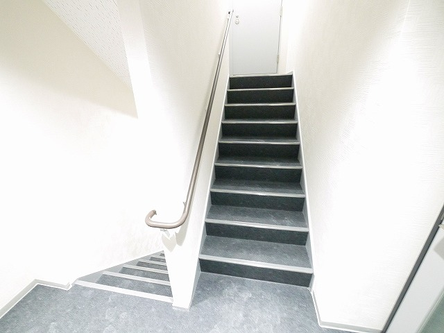 SQUARE　NARA　SANJOの内装|階段