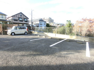 【駐車場】 | いつでも目の届く敷地内に駐車場を完備しています♪荷物がかさばりがちなお買物にも、車があると便利ですよね☆
