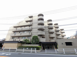 【外観】 | 南東北の三方角部屋につき採光・通風良好。廊下側も人通りが少なくプライバシーを保てます♪