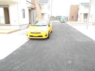 【前面道路含む現地写真】 | 前面道路含む現地写真です。多棟現場です。完成済。価格変更です。