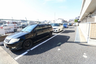 【駐車場】