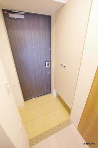ファーストフィオーレ難波南パークサイド　仲介手数料無料の玄関