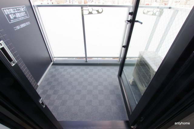 ファーストフィオーレ難波南パークサイド　仲介手数料無料のバルコニー