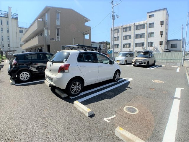 ラ・ルーチェ本町の駐車場