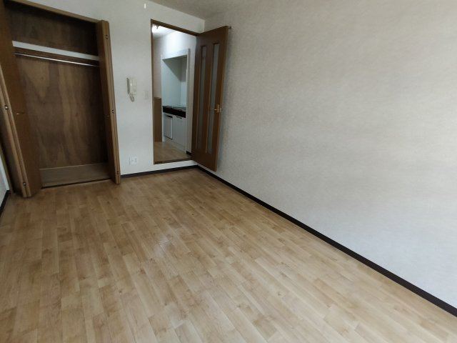 【洋室】 | ランドロード・トミオ