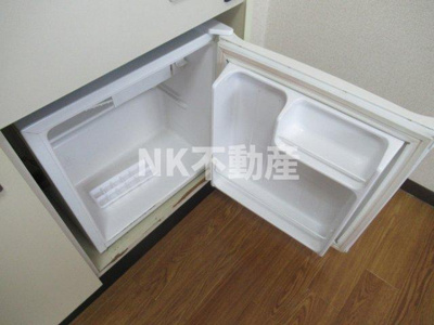 【設備】 | エアリーコート小阪 | ミニ冷蔵庫です