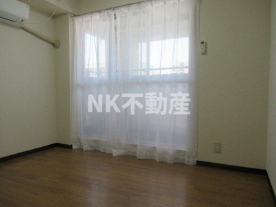 【内装】 | エアリーコート小阪 | 明るい室内です