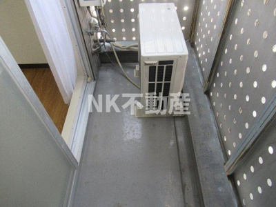【バルコニー】 | エアリーコート小阪 | お洗濯にも便利なバルコニー付き