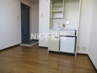 【居間・リビング】 | エアリーコート小阪 | 洋室です