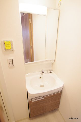 プレサンス梅田北ディア　仲介手数料無料の洗面所