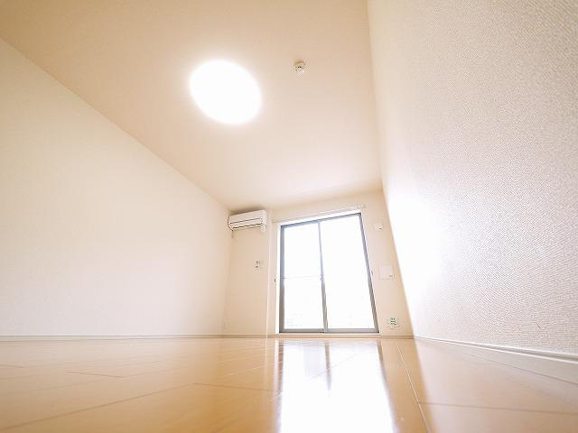 サンセール辻の居間・リビング|使いやすい居間です