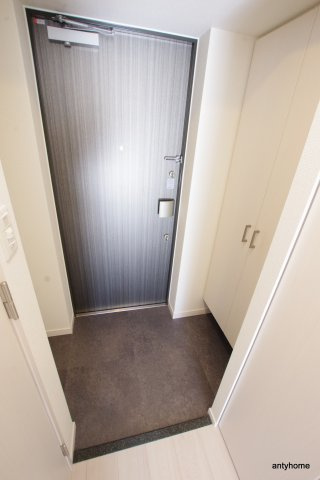 レオンコンフォート阿波座西　仲介手数料無料の玄関