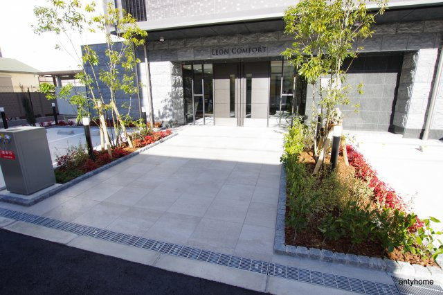 レオンコンフォート阿波座西　仲介手数料無料のエントランス