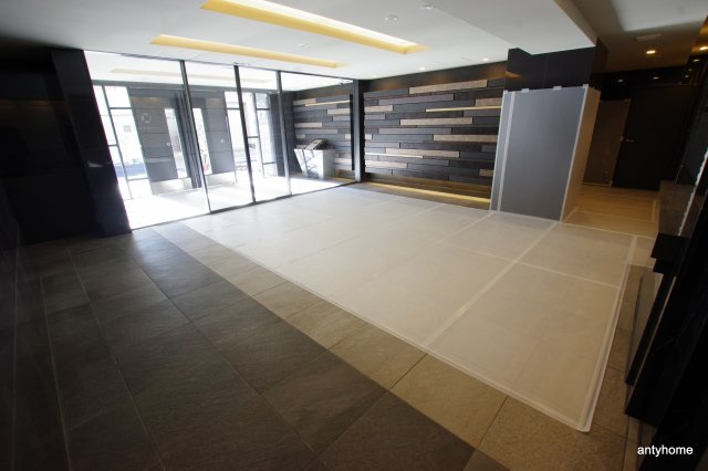 レオンコンフォート阿波座西　仲介手数料無料のロビー