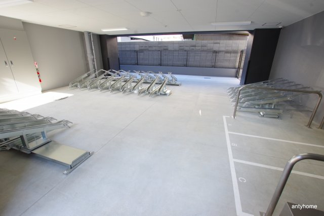 レオンコンフォート阿波座西　仲介手数料無料の駐車場